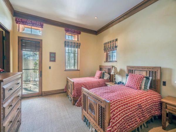 Walk to Trail Luxury 7 Bedroom Home in Mountain Village