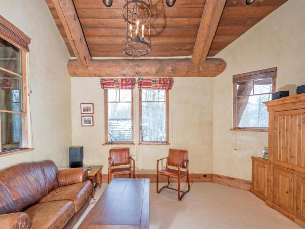 Walk to Trail Luxury 7 Bedroom Home in Mountain Village