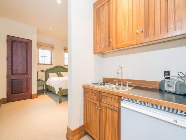 Walk to Trail Luxury 7 Bedroom Home in Mountain Village