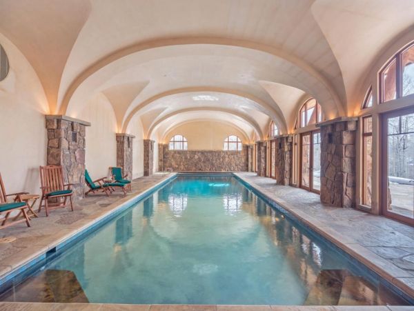 Walk to Trail Luxury 7 Bedroom Home in Mountain Village