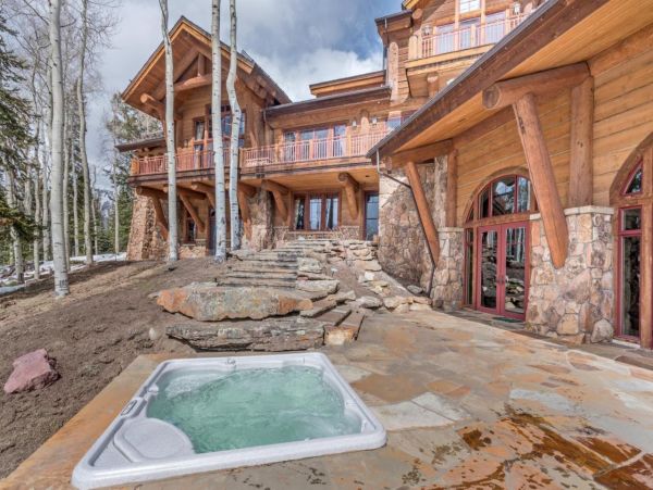 Walk to Trail Luxury 7 Bedroom Home in Mountain Village