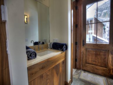 Stunning Telluride Aspen Vacation Home With Detached Garage.