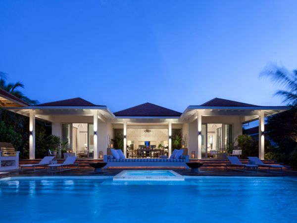 Beachfront Five Bedroom Property with Resort Amenities