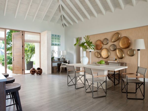 Beachfront Five Bedroom Property with Resort Amenities