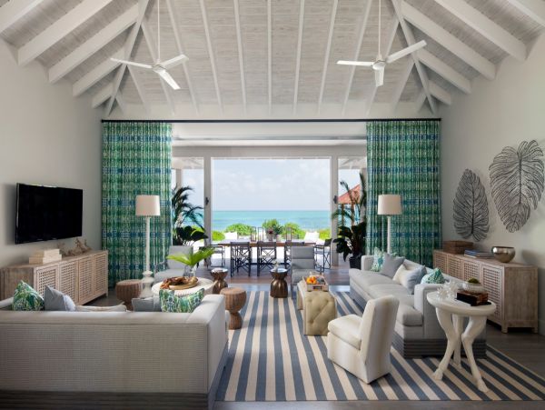 Beachfront Five Bedroom Property with Resort Amenities