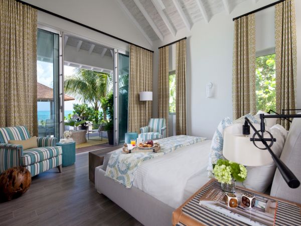 Beachfront Five Bedroom Property with Resort Amenities