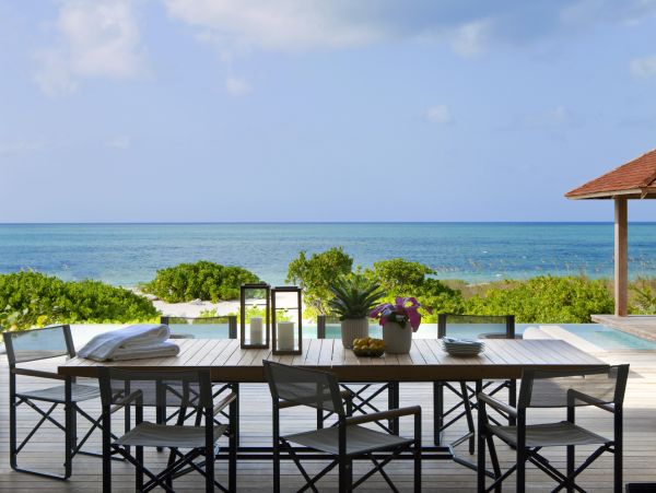 Beachfront Five Bedroom Property with Resort Amenities