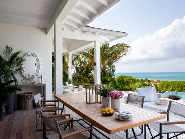 Beachfront Five Bedroom Property with Resort Amenities