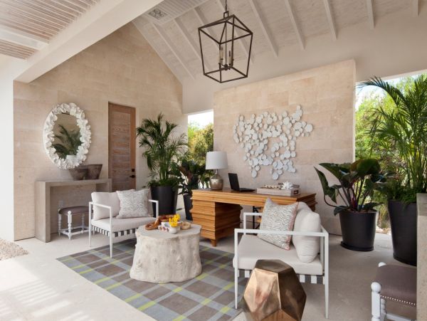 Beachfront Five Bedroom Property with Resort Amenities