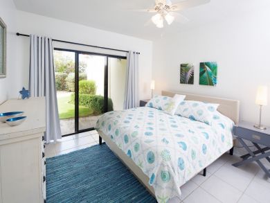 Seafront One Bedroom Vacation Condo in Cayman Islands
