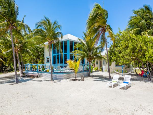Grand Cayman Vacation Home Sleeps 4 Guests Ocean Views