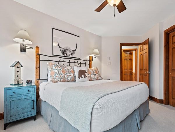 Vail Mountain View Three Bedroom Vacation Condo Sleeps 6