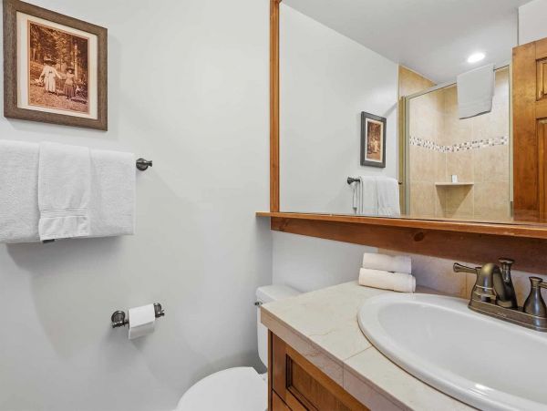 Vail Mountain View Three Bedroom Vacation Condo Sleeps 6