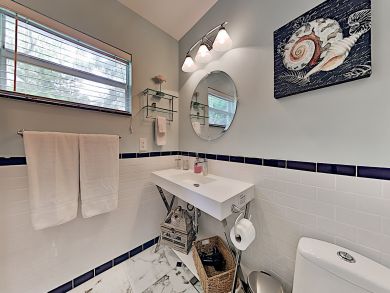 Fort Lauderdale Vacation Home with Pool & Spa Walk to Beach