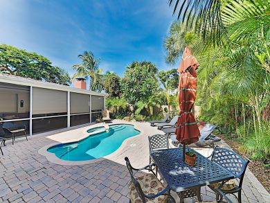 Fort Lauderdale Vacation Home with Pool & Spa Walk to Beach
