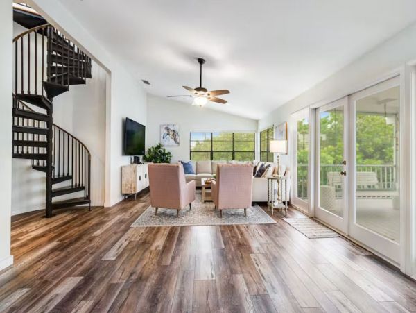 Stunning 4 Bedroom Home on the Canal with Pool and Dock