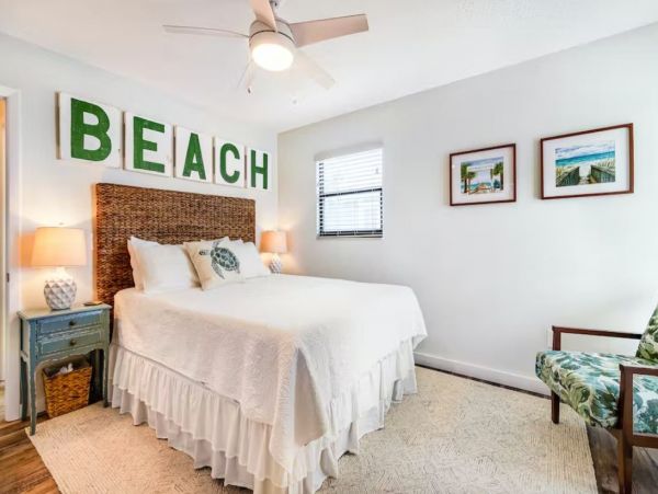 Stunning 4 Bedroom Home on the Canal with Pool and Dock
