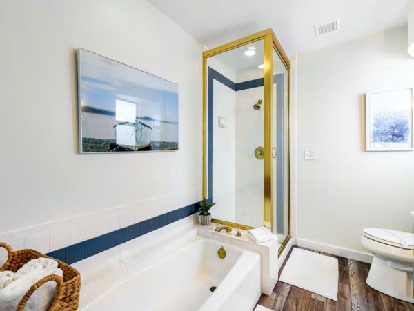 Stunning 4 Bedroom Home on the Canal with Pool and Dock