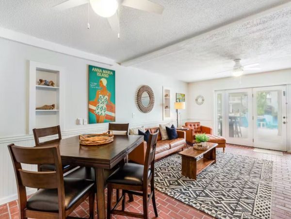 Stunning 4 Bedroom Home on the Canal with Pool and Dock