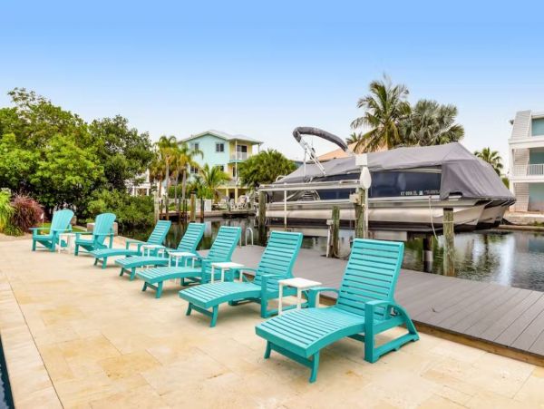 Stunning 4 Bedroom Home on the Canal with Pool and Dock