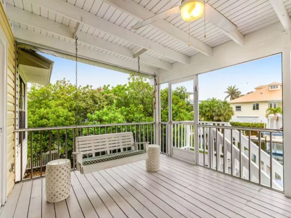 Stunning 4 Bedroom Home on the Canal with Pool and Dock