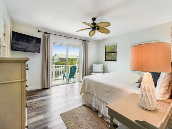 Stunning 4 Bedroom Home on the Canal with Pool and Dock