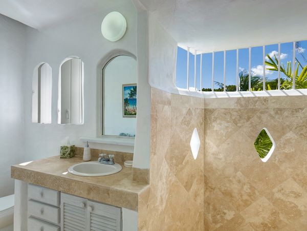 Beachfront Three Bedroom with Plunge Pool
