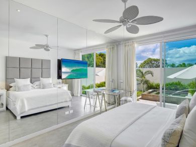Amazing Villa Within a Few Steps From the Beach