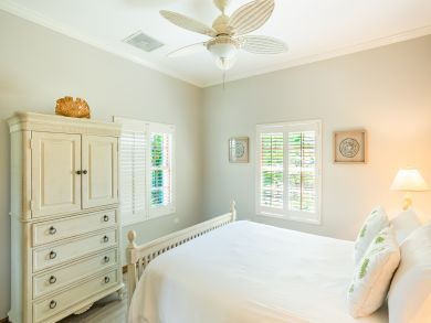 Bay View & Walk to Beach 4 Bedrooms Home in Cayman Islands