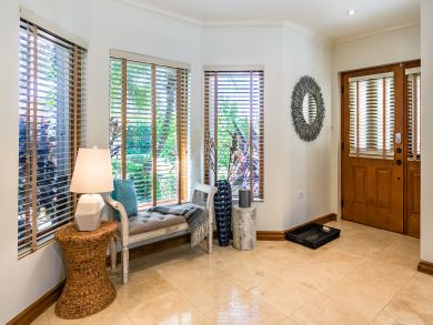 Bay View & Walk to Beach 4 Bedrooms Home in Cayman Islands