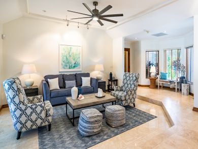 Bay View & Walk to Beach 4 Bedrooms Home in Cayman Islands