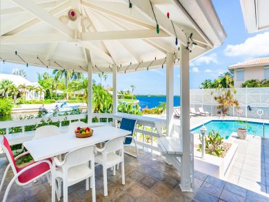 Bay View & Walk to Beach 4 Bedrooms Home in Cayman Islands