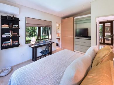 Barbados Home 942404