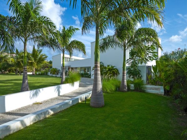 Luxury Four Bedrooms Vacation Rental Home in Barbados