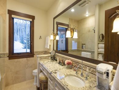 Telluride Vacation Home Sleeps 16 Guests Shuttle to Lifts