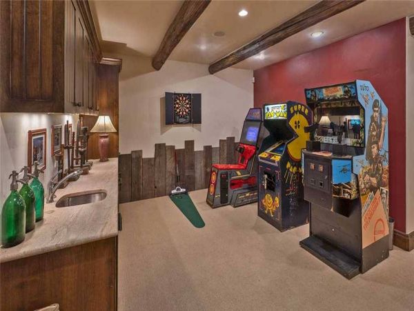 Beaver Creek Vacation Home Sleeps Twelve Guests Great Views