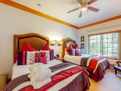 Stunning Beaver Creek Vacation Home Sleeps 8 Walk to Lifts Stunning Beaver Creek Vacation Home Sleeps 8 Walk to Lifts