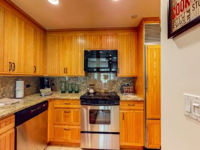 Stunning Beaver Creek Vacation Home Sleeps 8 Walk to Lifts Stunning Beaver Creek Vacation Home Sleeps 8 Walk to Lifts