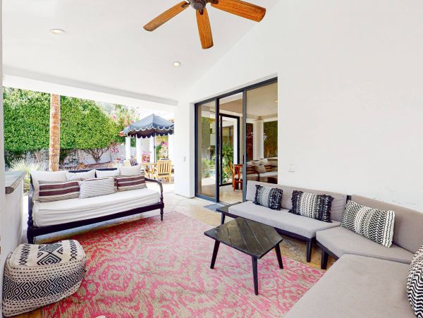 Totally Private 5 Bedroom Villa with Pool in Palm Springs