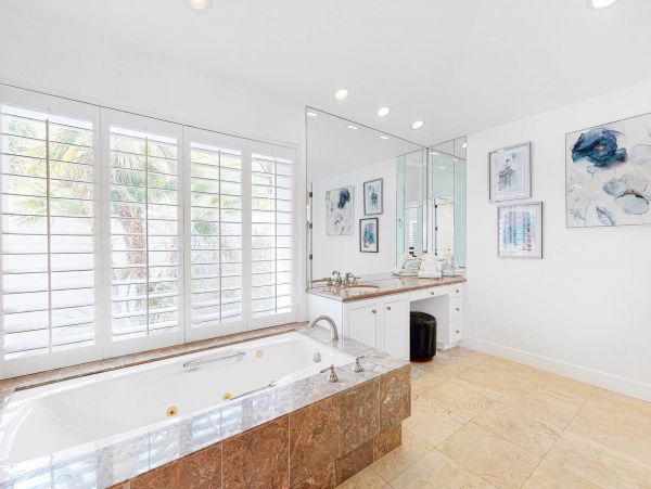 Totally Private 5 Bedroom Villa with Pool in Palm Springs