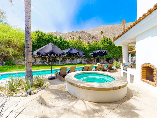 Totally Private 5 Bedroom Villa with Pool in Palm Springs