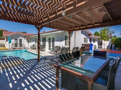 Seven Bedrooms Vacation Pool Home in Palm Springs