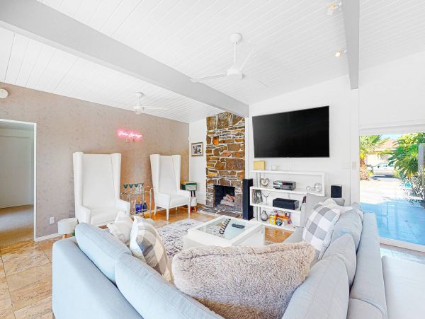 Palm Springs Luxury Vacation Pool Home Four Bedrooms
