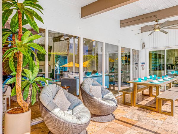 Palm Springs Luxury Vacation Pool Home Four Bedrooms