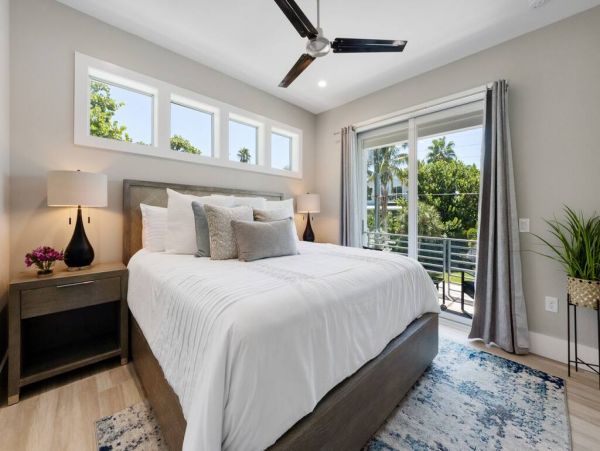 Luxe Rental Located between City Pier and Rod N Reel Pier