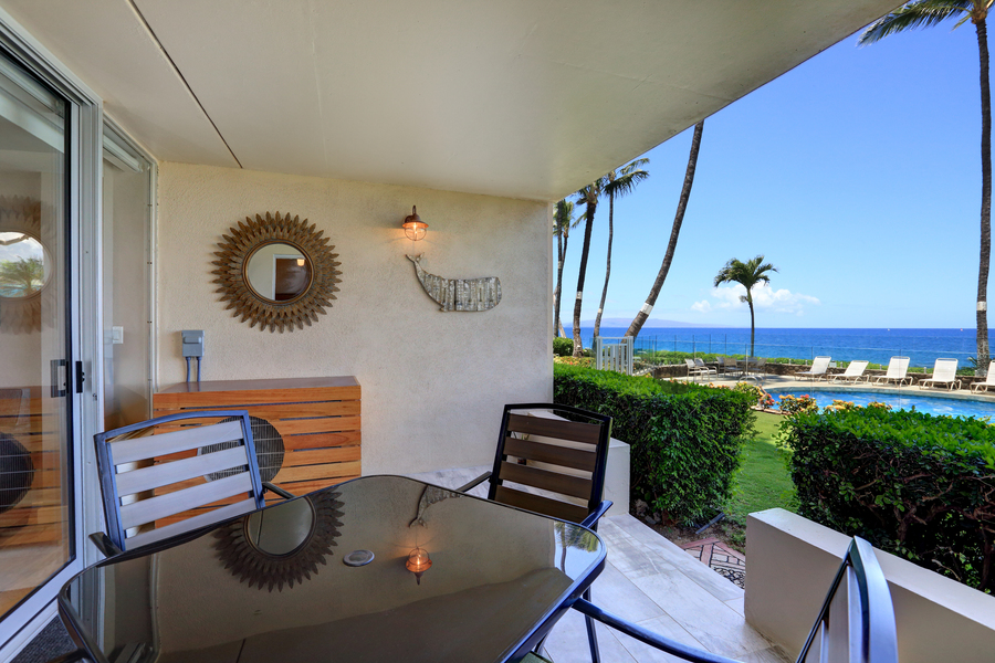 Oceanfront 2 Bedroom Vacation Condo Sleeps 4 Guests in Kihei Oceanfront 2 Bedroom Vacation Condo Sleeps 4 Guests in Kihei