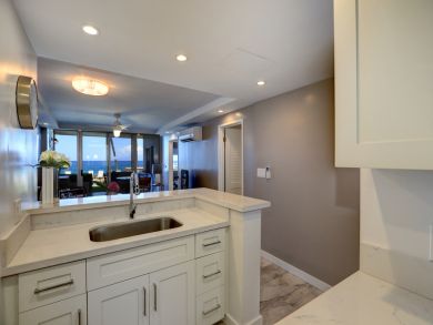 Oceanfront 2 Bedroom Vacation Condo Sleeps 4 Guests in Kihei Oceanfront 2 Bedroom Vacation Condo Sleeps 4 Guests in Kihei