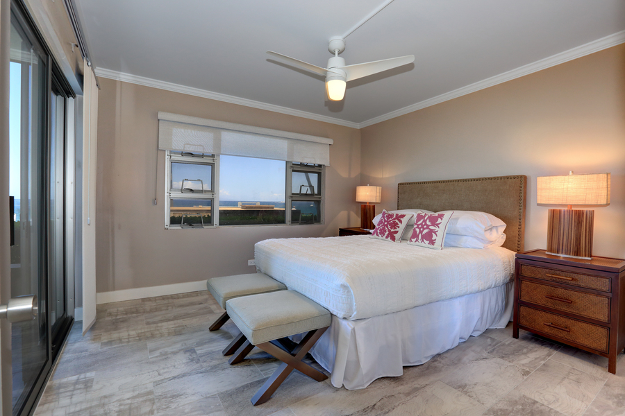 Oceanfront 2 Bedroom Vacation Condo Sleeps 4 Guests in Kihei Oceanfront 2 Bedroom Vacation Condo Sleeps 4 Guests in Kihei