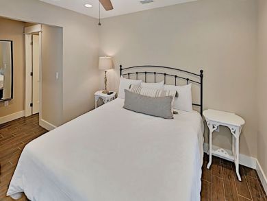 Spacious Destin Vacation Cottages Sleeps 50 Guests