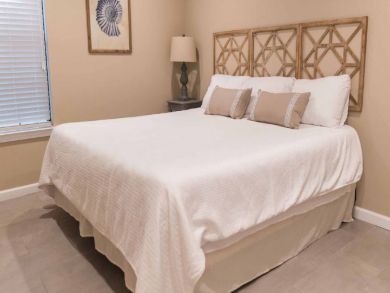 Spacious Destin Vacation Cottages Sleeps 50 Guests